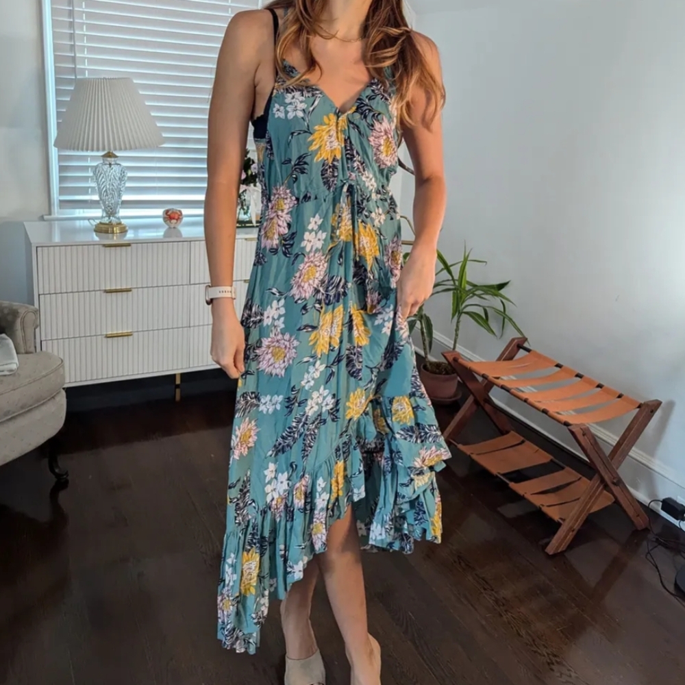 Cocktail Dress - Waist has a drawstring and could fit a variety of sizes 10-20